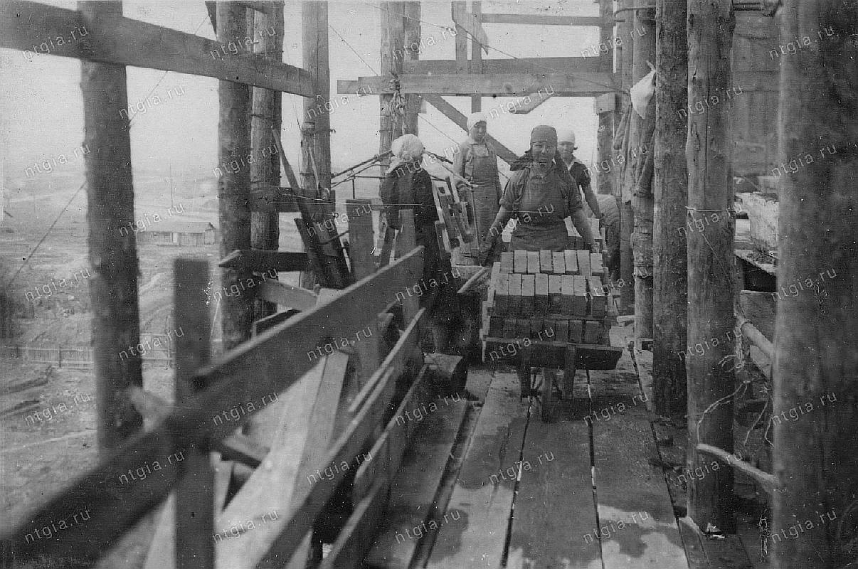 Строительство Ново-Тагильского металлургического завода. 1935 г.